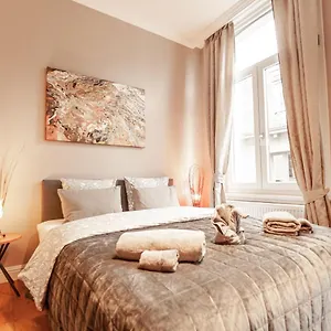 Luxury Palace By Rikas , Antwerpen België