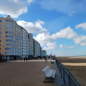Jo Vlak Bij Zee , Oostende België